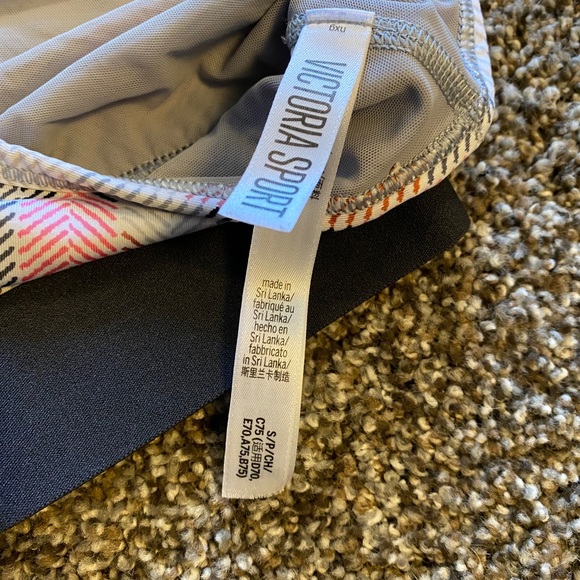 Victoria’s Secret Sports Bra - Picture 2 of 3